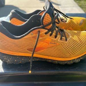 Brooks ghost men’s 9